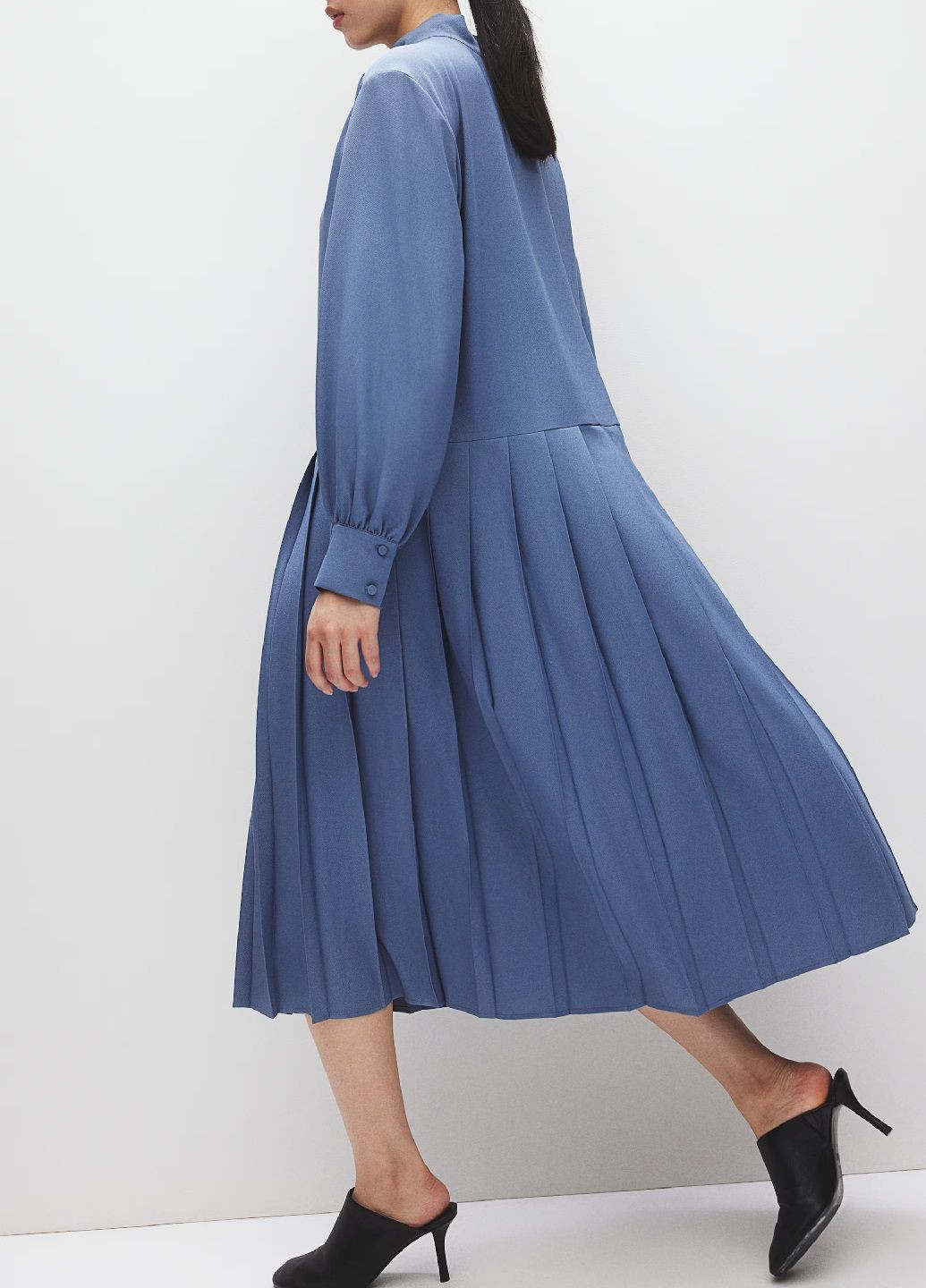 Блакитна сукня H&M однотонна