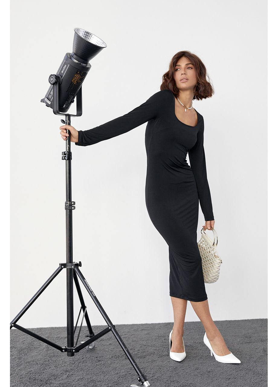 Черное повседневный, вечернее силуэтное платье миди с квадратной горловиной силуэтная Byron однотонное