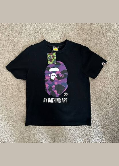 Черная мужская футболка белая с фиолетовым принтом оверсайз в стиле bape No Brand