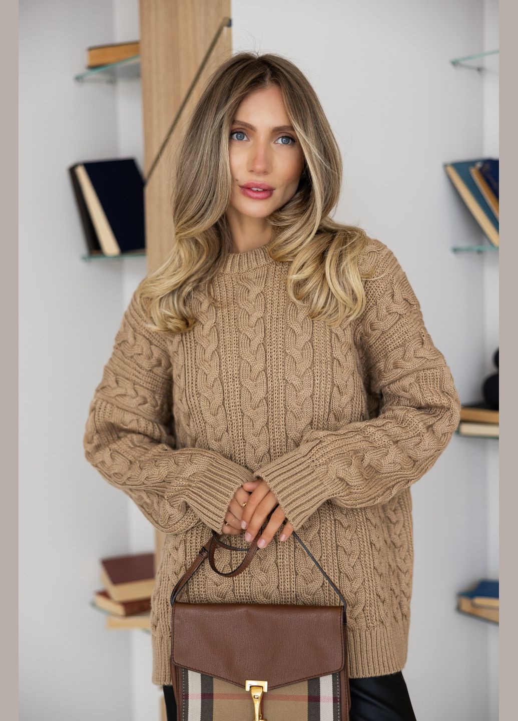 Світло-коричневий демісезонний светр джемпер Larionoff