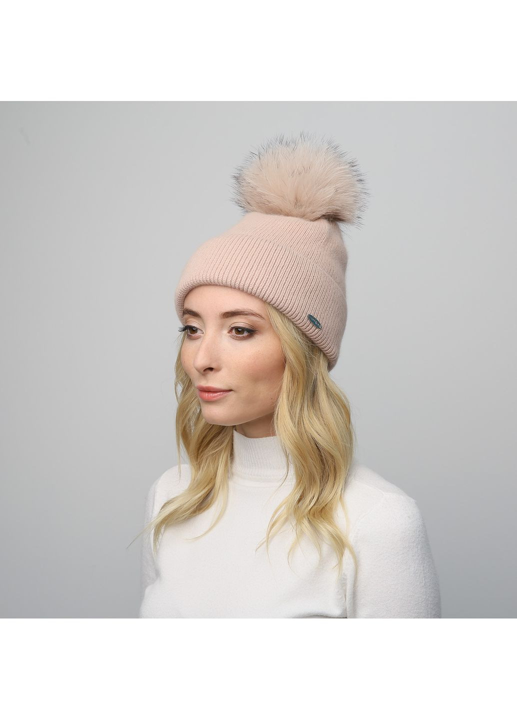 Шапка з помпоном жіноча ангора бежева GILL LuckyLOOK 948-106 (322789870)