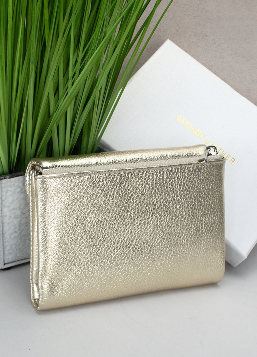 Гаманець жіночий золотистий шкіряний 2301-9929M-24 на магніті Classic (297074253)