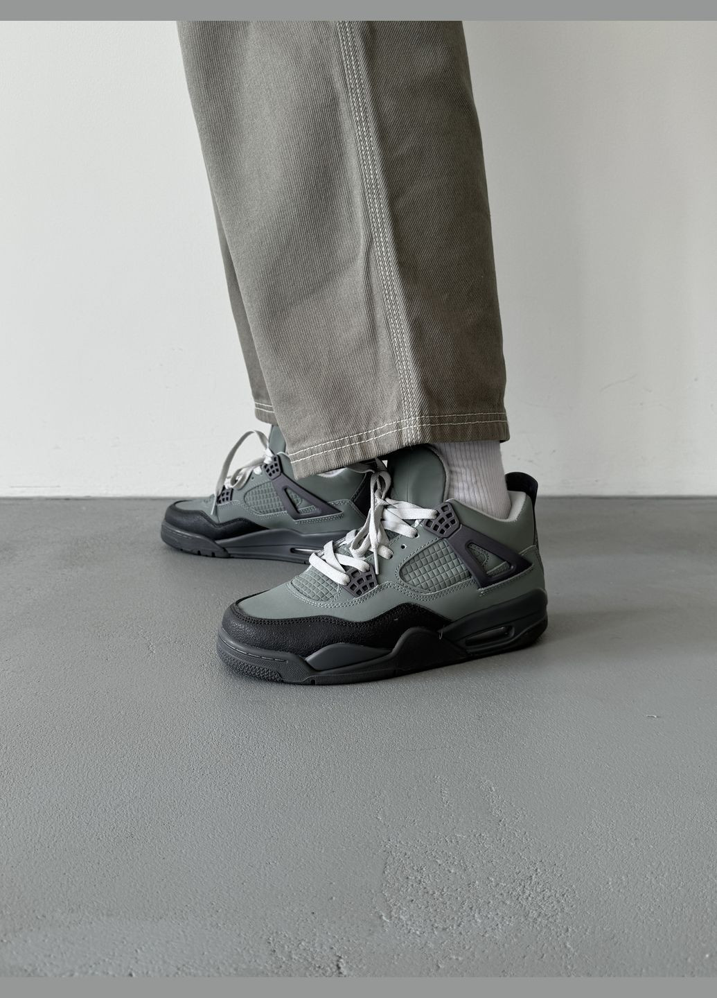 Серые демисезонные кроссовки мужские и женские nike air jordan 4 retro grey | найк аир джордан 4 серые No Brand