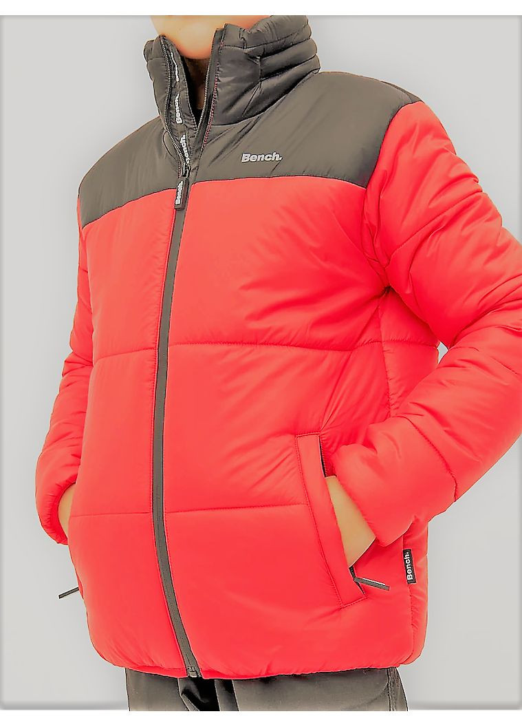 Червона зимня зимова куртка для хлопчика червона вench капюшоном 152см(11-12р) Bench