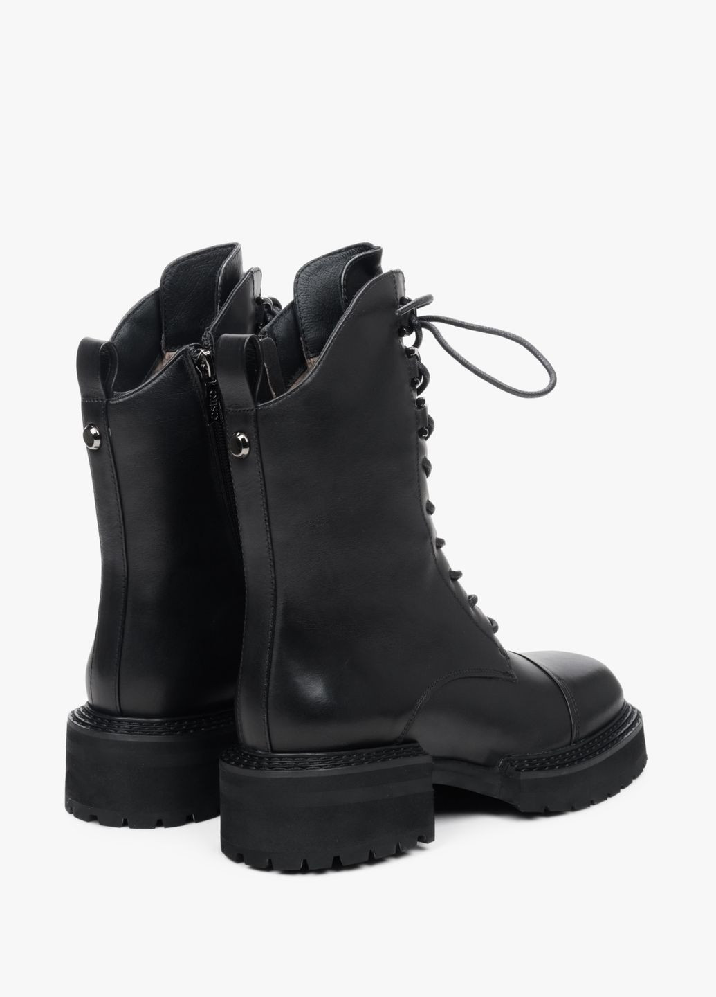Осенние ботинки, цвет черный Estro