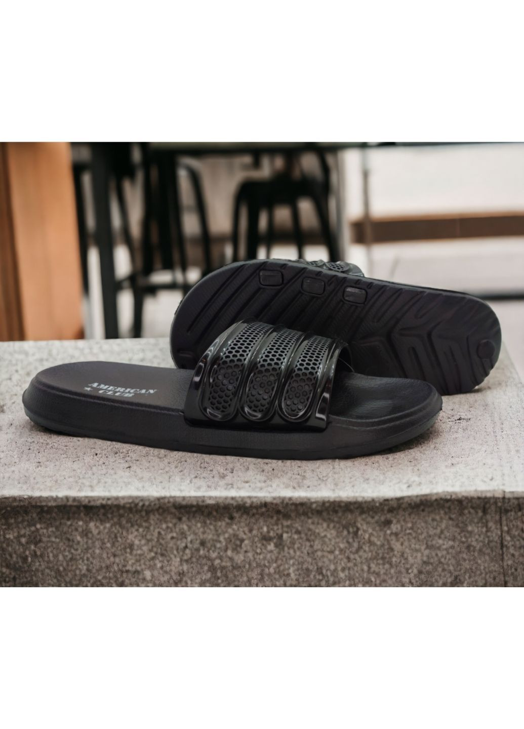 Черные шлепанцы American Club