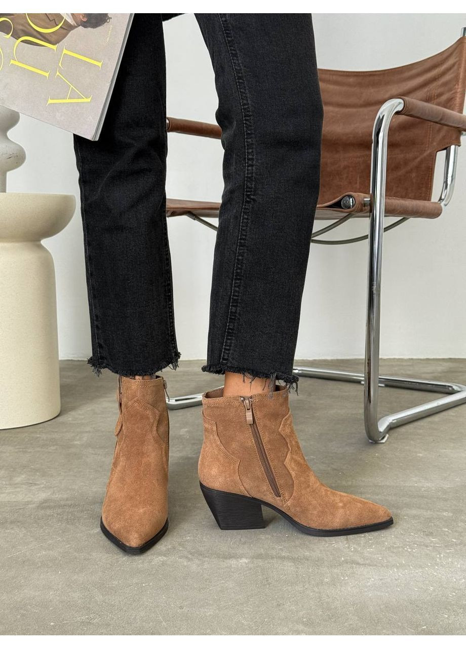 Осенние стильные женские козаки казаки No Brand без декора из натуральной замши