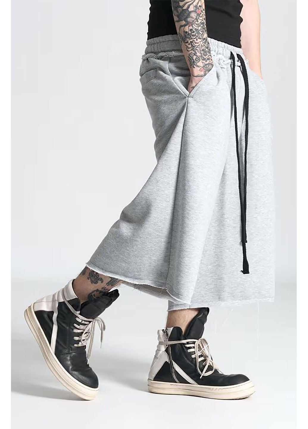 Чоловічі трикотажні оверсайз шорти сірого кольору OGP (350619659)