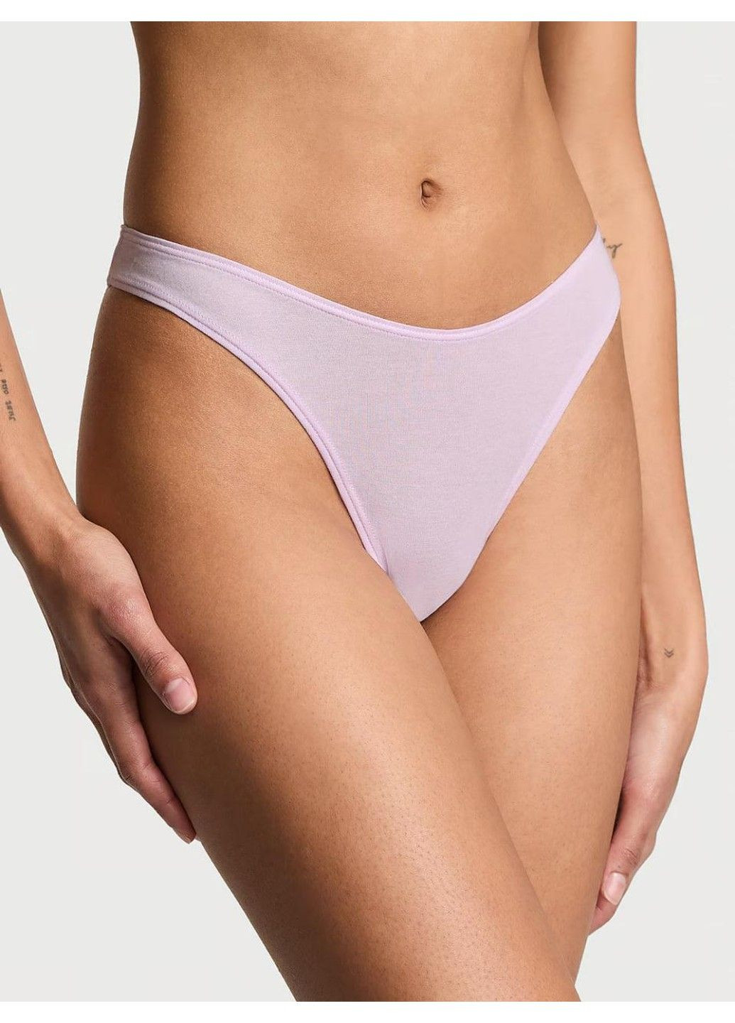 Трусики-стрінги жіночі бавовняні Stretch Cotton High-Leg Scoop Thong Panty бузкові Victoria's Secret (330829525)