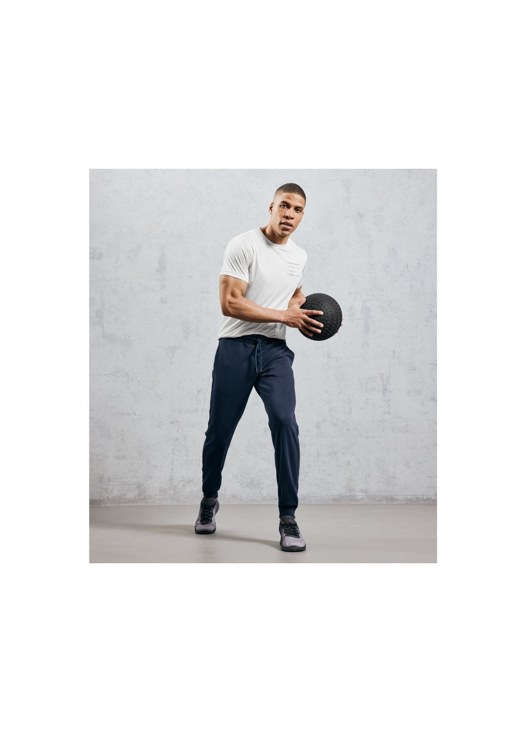 Спортивні штани джоггери двунитка для чоловіка HeiQ Mint 458498 темно-синій Crivit (371278892)