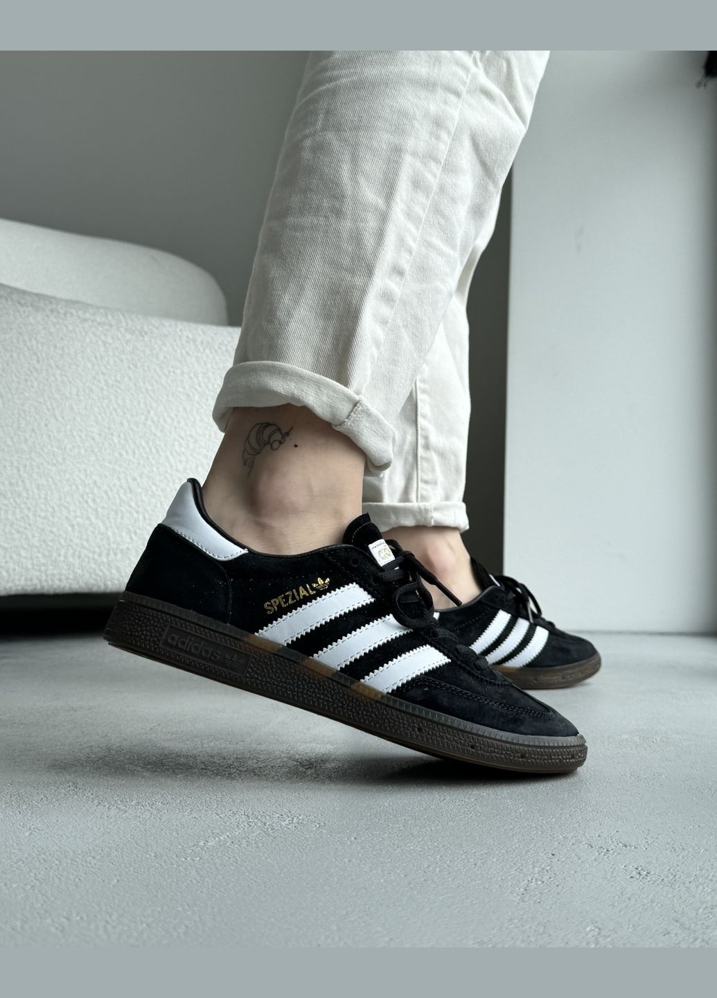 Черные демисезонные кроссовки мужские и женские adidas spezial handball black | адидас специал черные No Brand