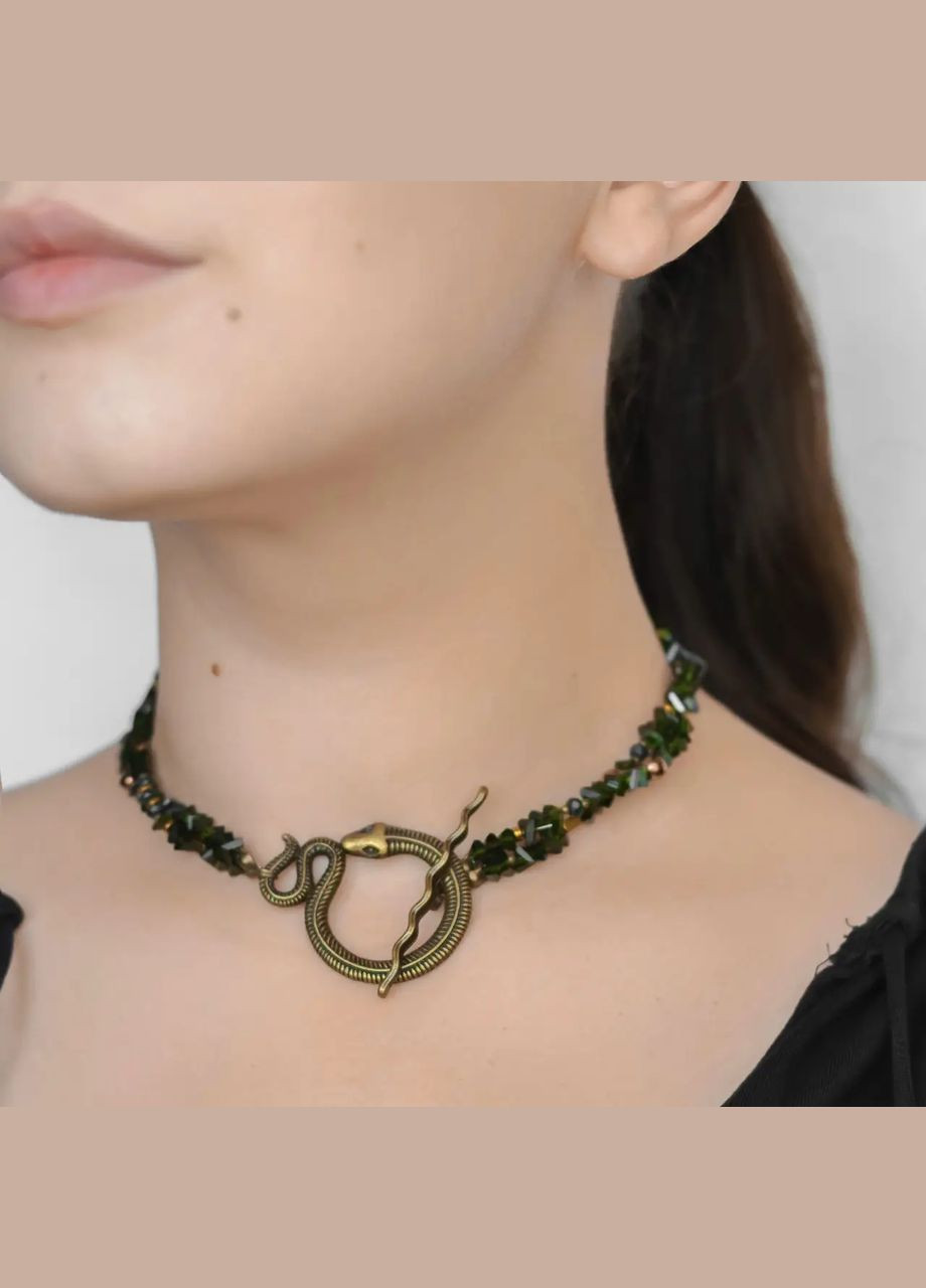 Чокер Чешский Хрусталь изумрудный на замке Тогл Змея, фур-ра нержавеющая сталь цвет бронза d-9х6мм+- L-40см No Brand бижутерный сплав, стекло медь (316324028)