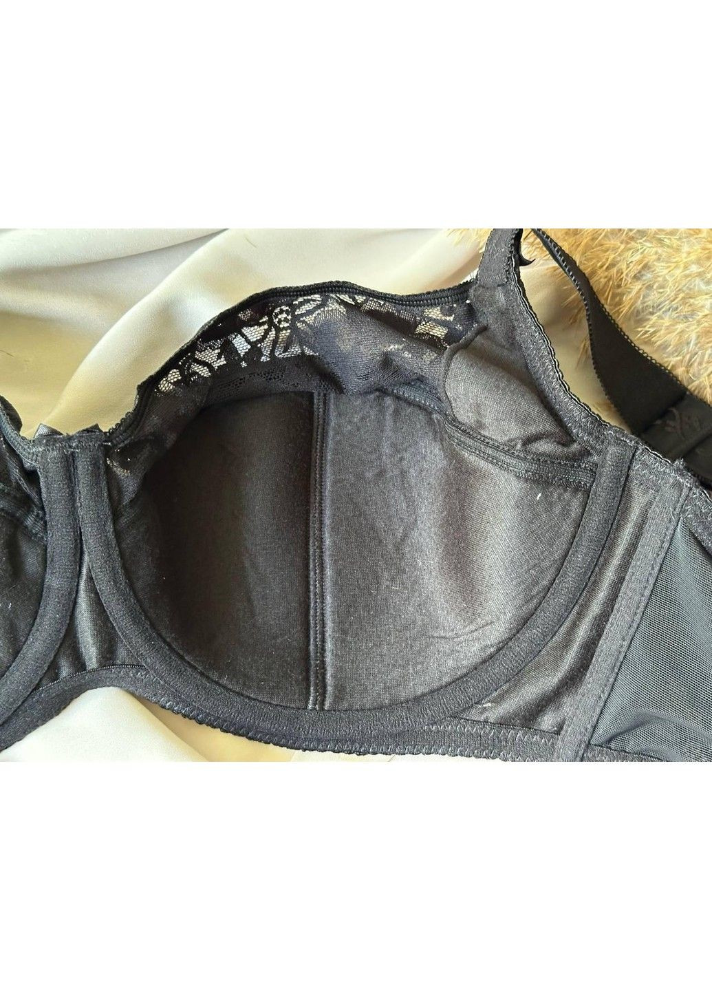 Чорний бюстгальтер з тонким поролоном 5098 чорний Finikin