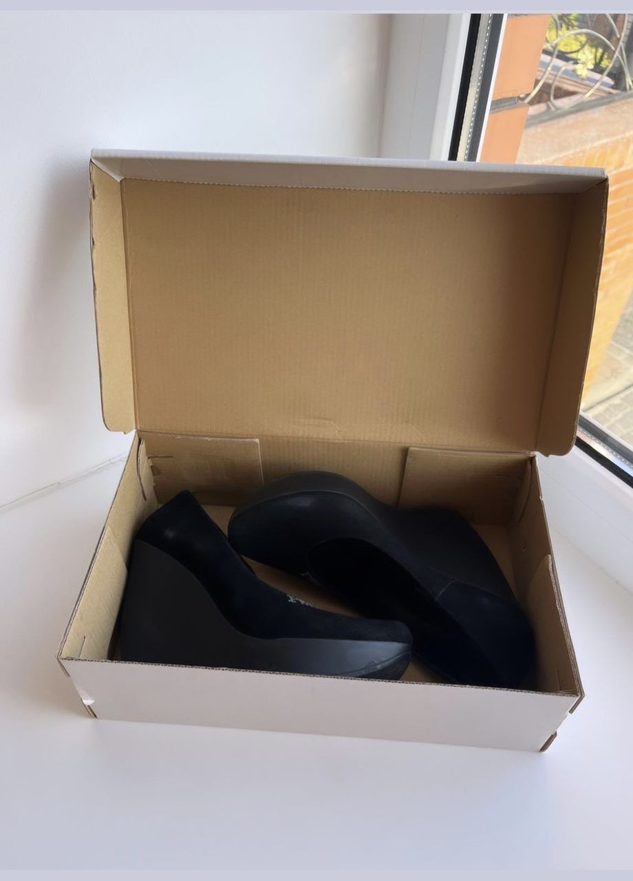 No Brand Жіночі чорні туфлі на танкетці 36 розмір чорний з, — (368900587)