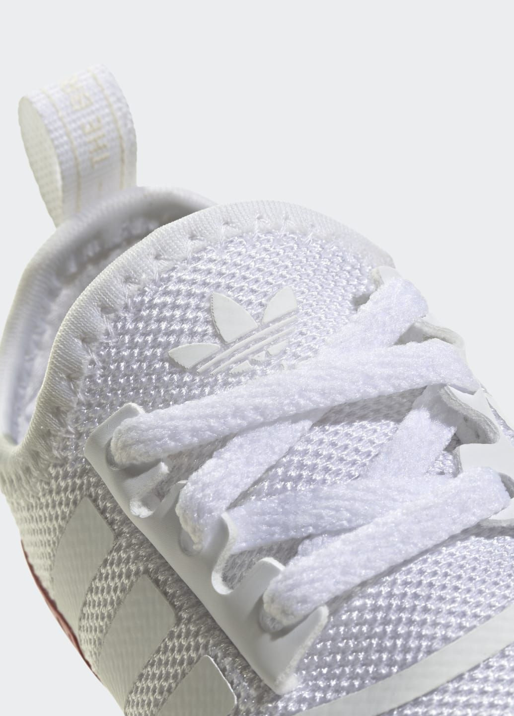 Белые всесезонные кроссовки nmd adidas