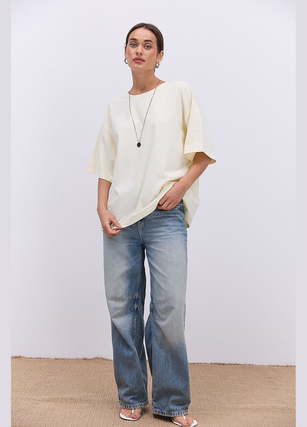 Жіноча oversize футболка коричневого кольору Arjen - (335212944)