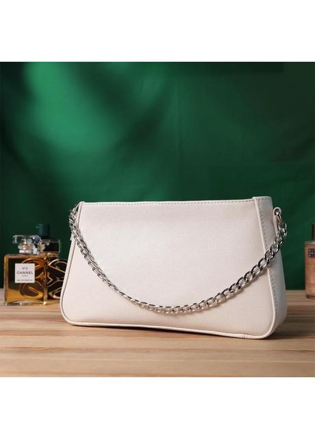 Сумка крос-боді з ланцюжком через плече жіноча з натуральної шкіри середня Бежевий 36500 Shvigel (353689956)