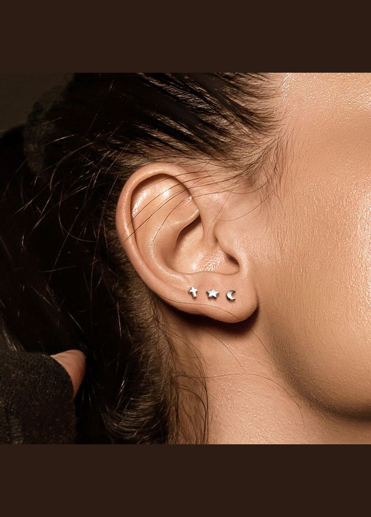 Сережка лабрет з титану із зірочкою TIL14-1608-ST для пірсингу хряща вуха, губ (Довжина: 8мм) Spikes (333698217)