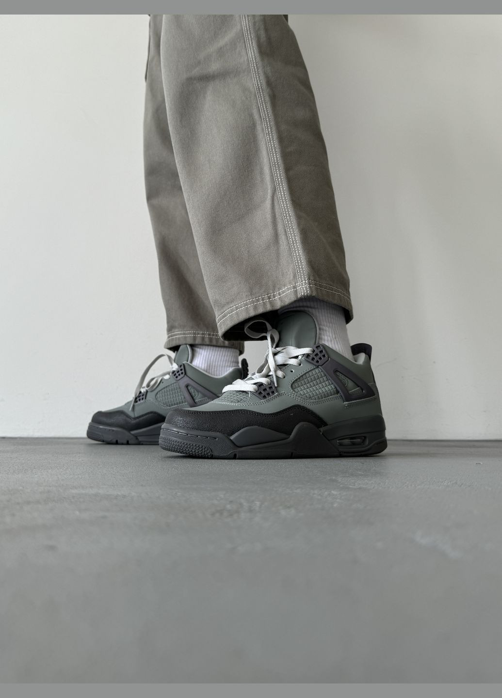 Серые демисезонные кроссовки мужские и женские nike air jordan 4 retro grey | найк аир джордан 4 серые No Brand