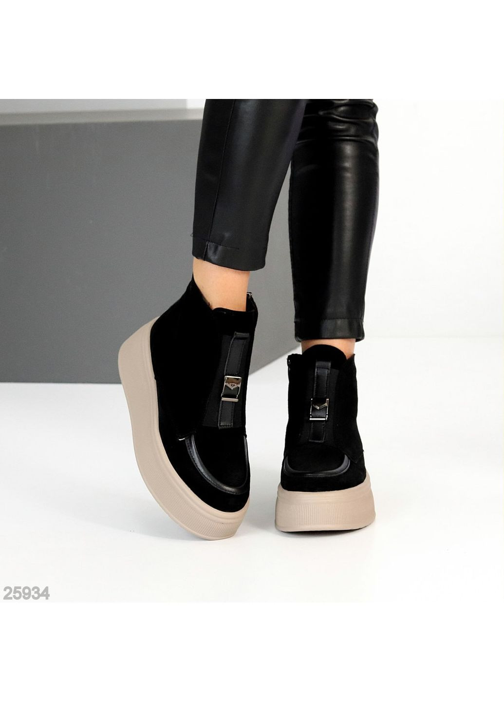 Зимние зимние ботинки Helen из натуральной замши