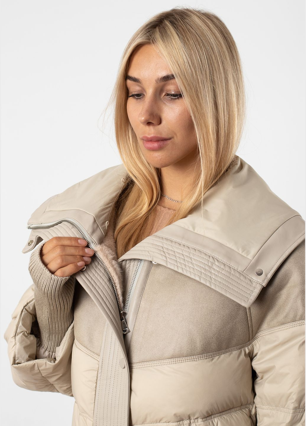 Світло-бежевий зимній Пуховик MissLynx