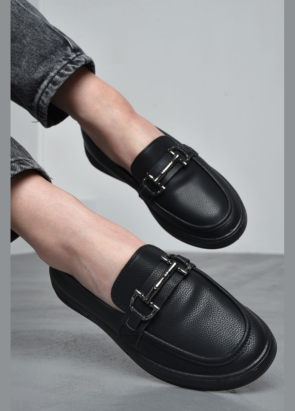 Туфлі-лофери жіночі чорного кольору Let's Shop (278274458)