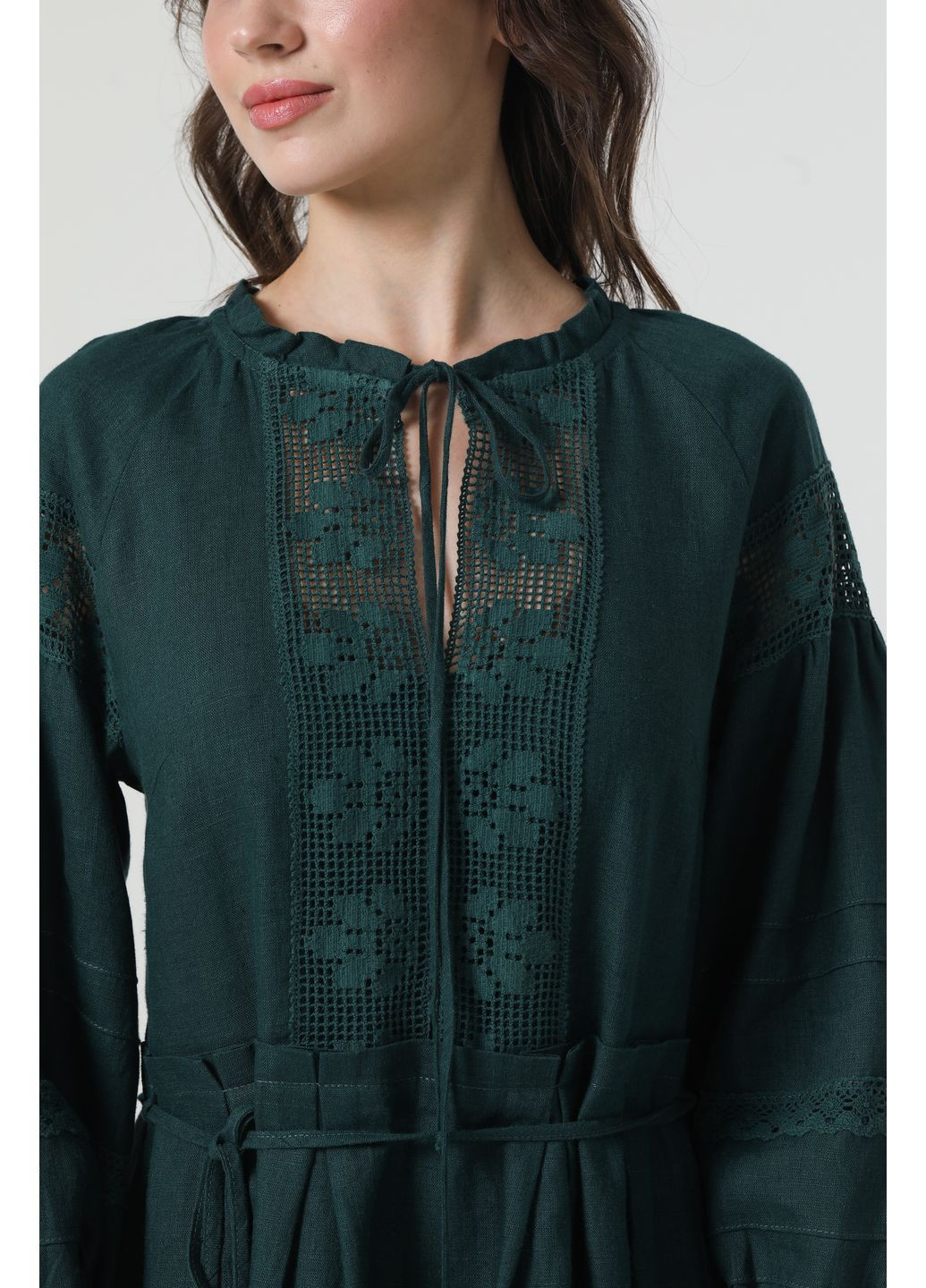 Зелена лляна максі сукня з мереживом та поясом однотонна полін., р., код 00002/42/1330 ГАЛЕРЕЯ ЛЬОНУ