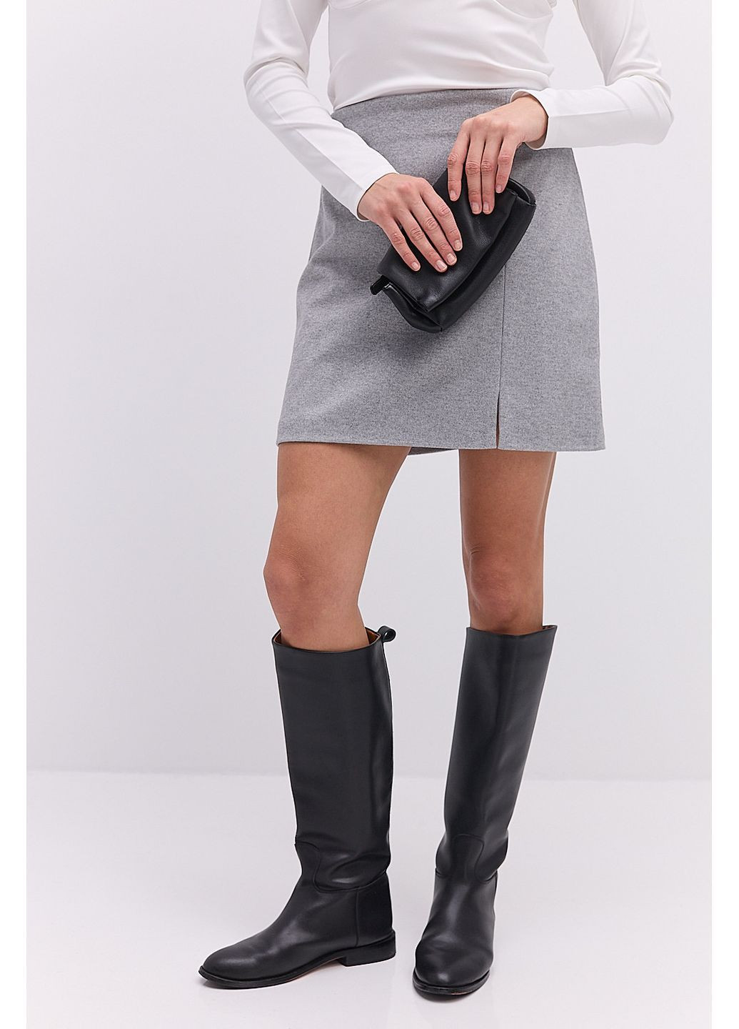 Серая короткая кашемировая черная юбка с разрезом на ноге Arjen