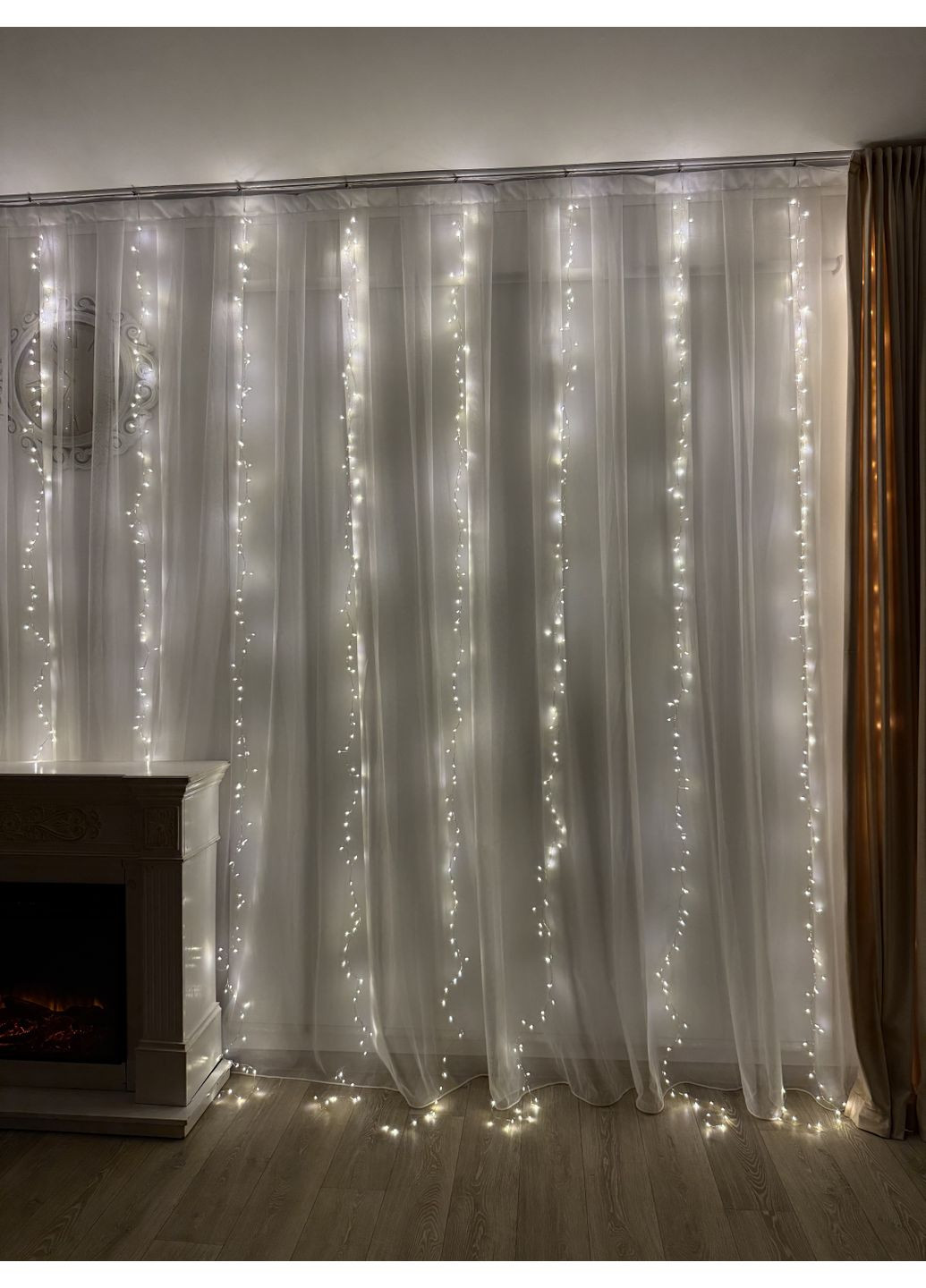 Світлодіодна гірлянда водоспад-штора мішура дощ 3x3 м 900 LED тепле біле світло білий провід з пультом 8 режимів Роса (363114656)