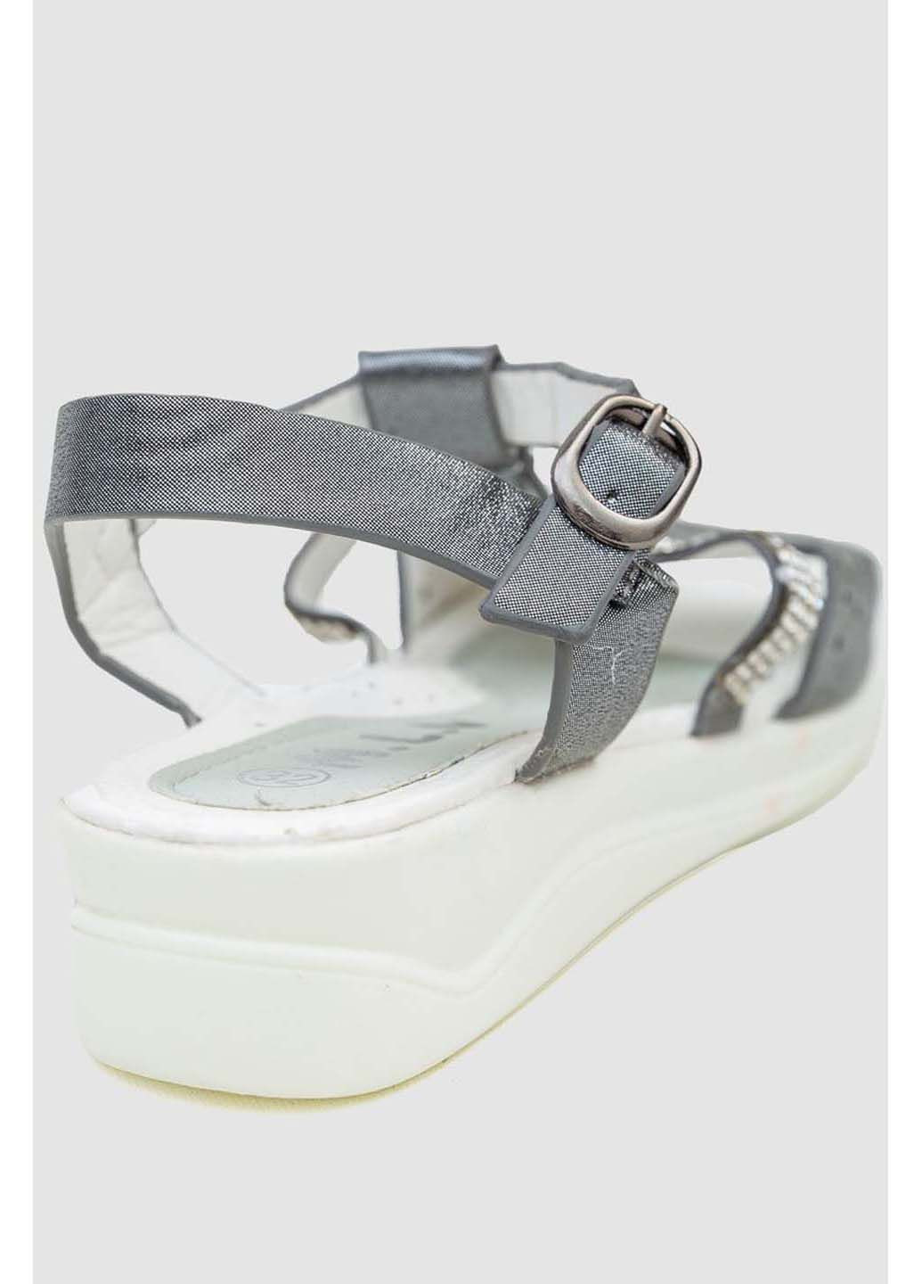 Серебряные босоножки для девочки Bee