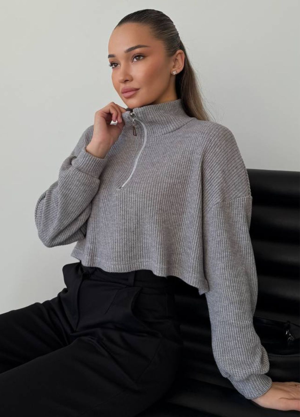 Сірий демісезонний повсякденний вкорочений светр на блискавці з коміром стійкою Tik-Tak