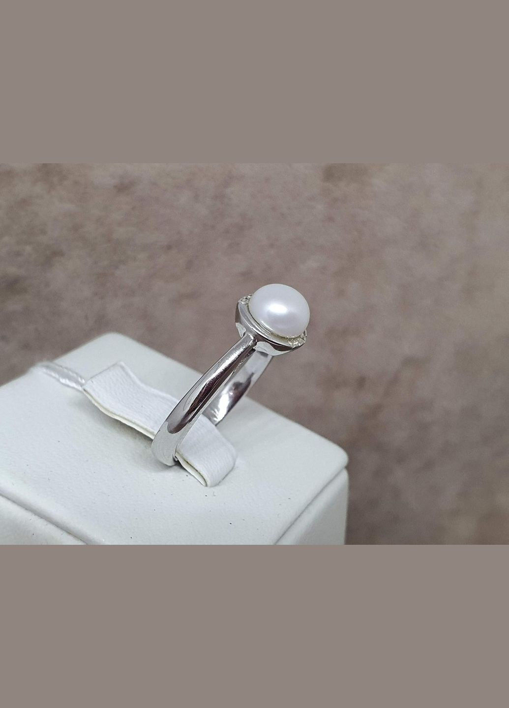 Срібне кільце з перлами і фіанітами. 9510163Б Top Silver (316699530)