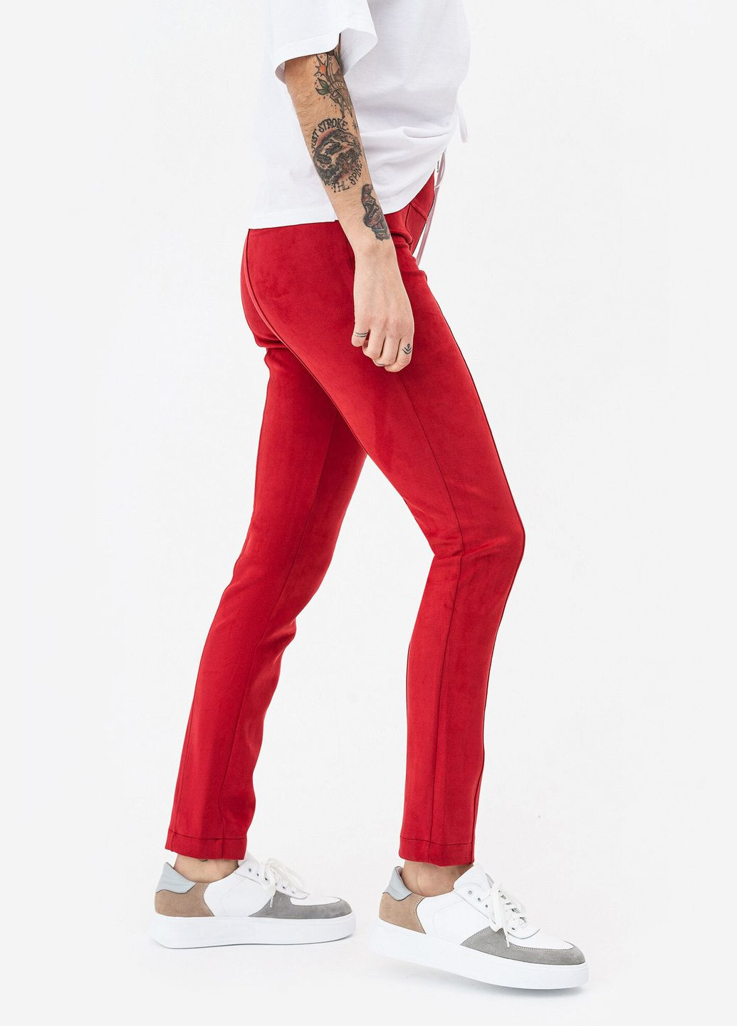 Красные кэжуал демисезонные зауженные брюки Garne