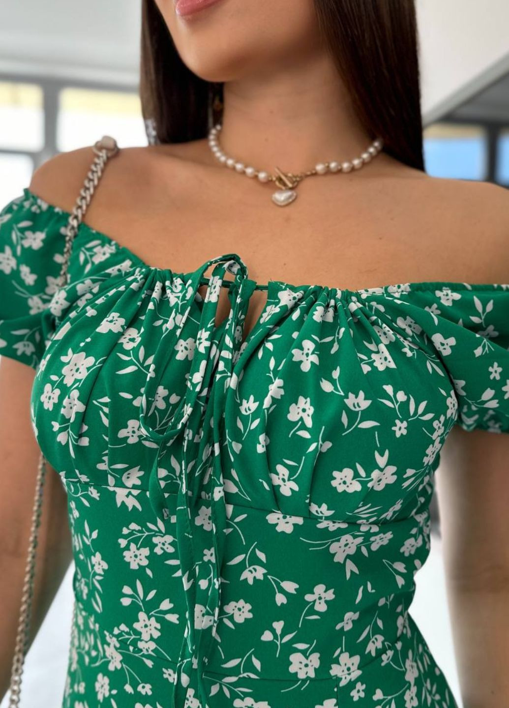Зеленое повседневный платье с открытыми плечами с открытыми плечами No Brand с абстрактным узором