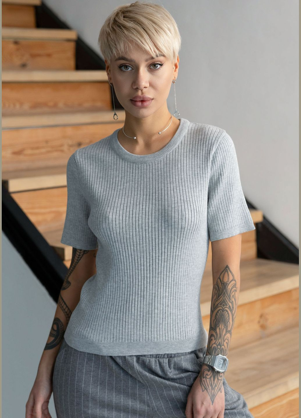 Серый демисезонный джемпер женский №008 Leinle