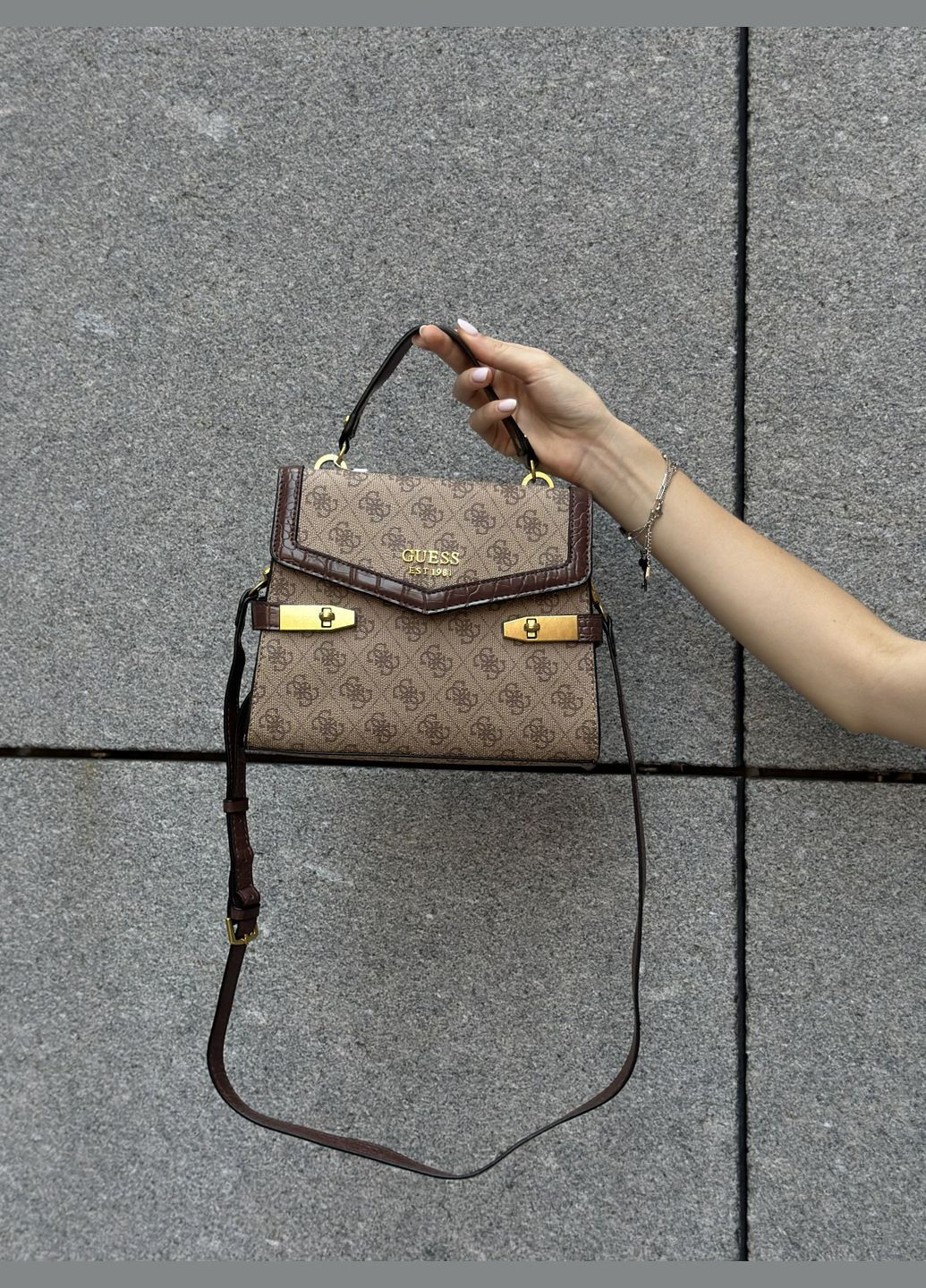 Жіноча сумка Guess бежева No Brand (299279365)