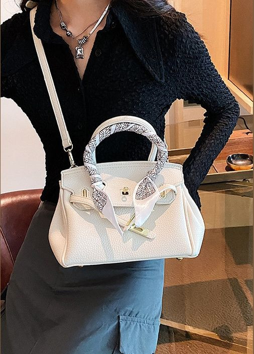 Жіноча сумка 23074 крос-боді з двома ручками біла молочна No Brand (296008095)