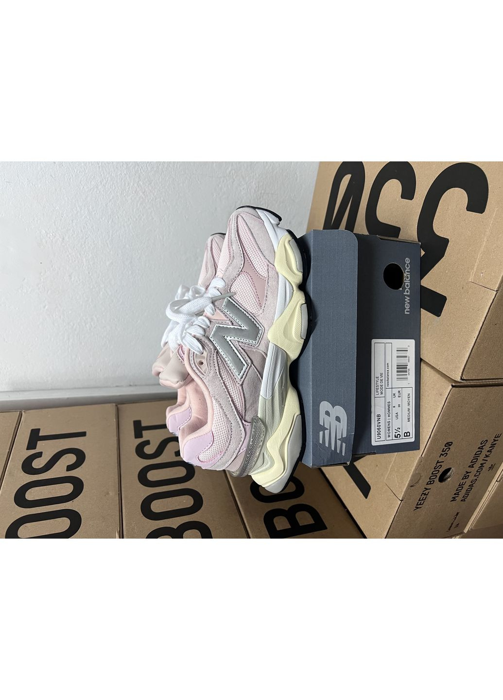 Розовые демисезонные кроссовки мужские new balance 9060 pink beige нью беланс 9060 No Brand