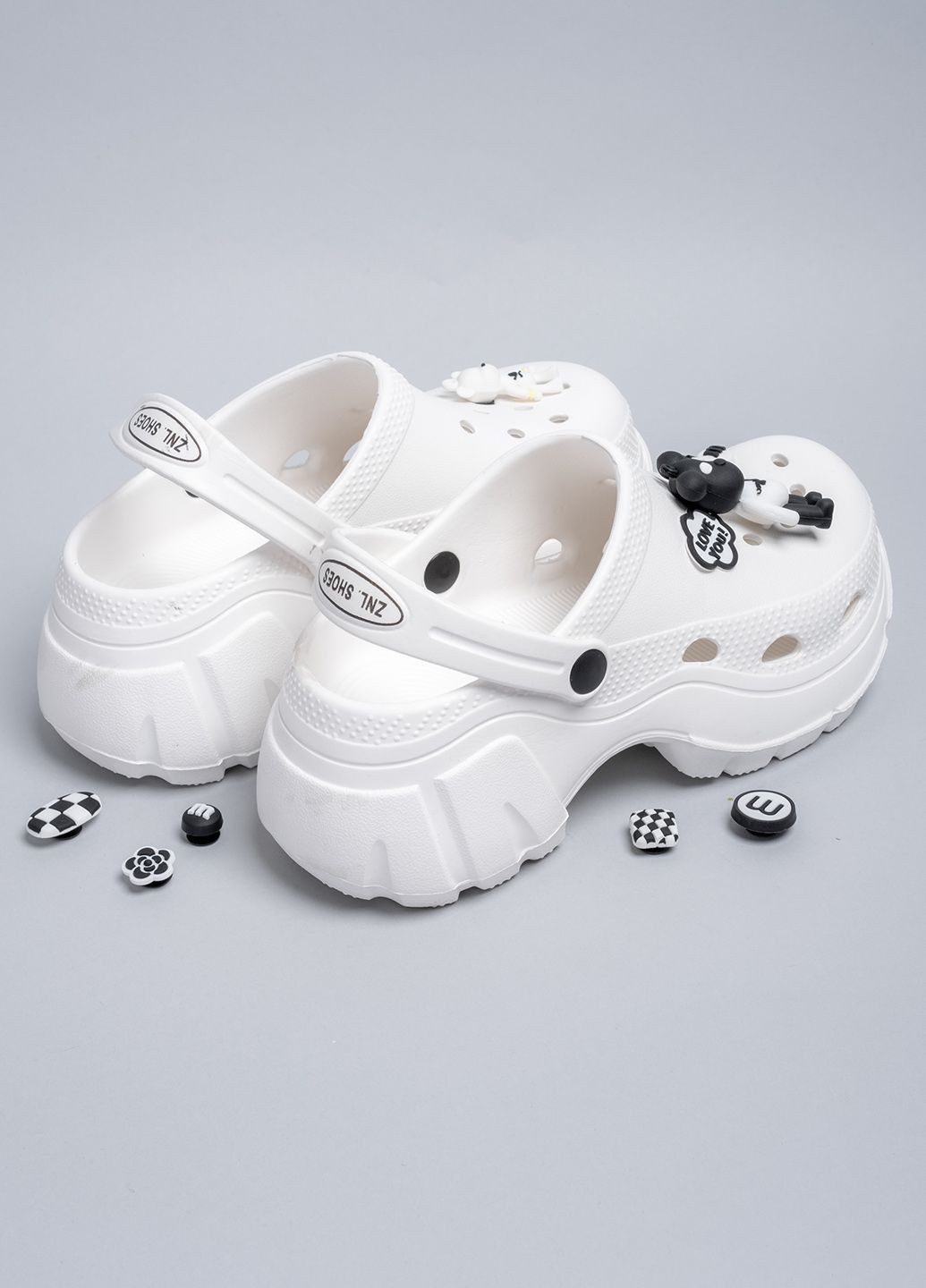 Белые кроксы женские с пинами 343031 Power без каблука