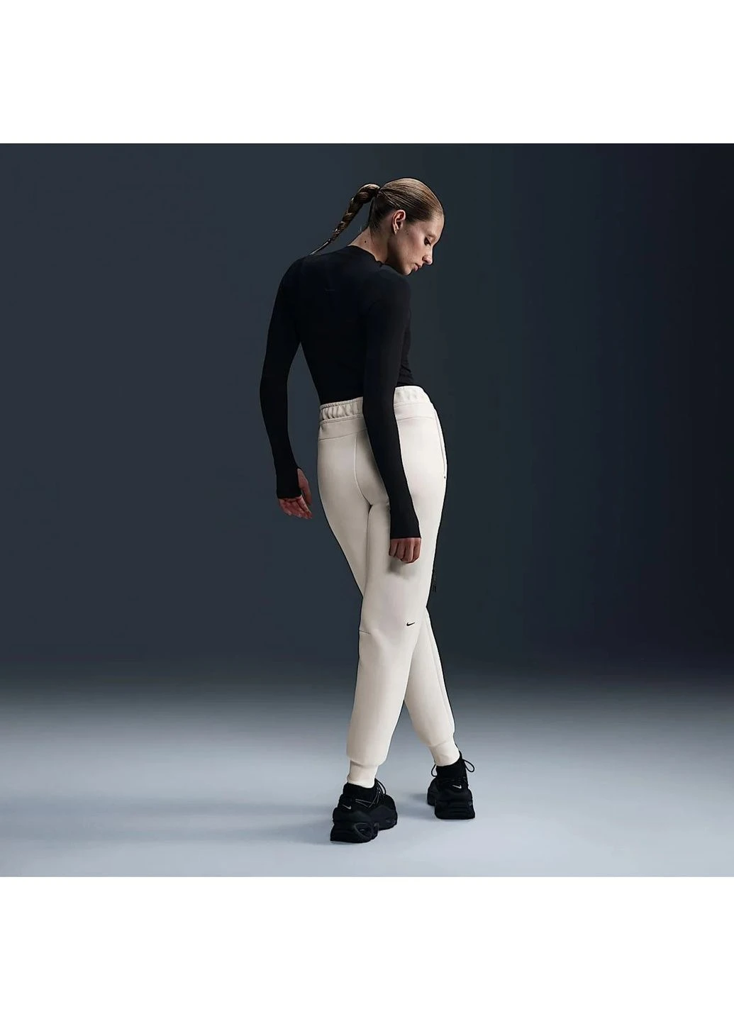 Штани жіночі Sportswear Tech Fleece WomenS Mid- Rise Joggers White Nike (391386525)