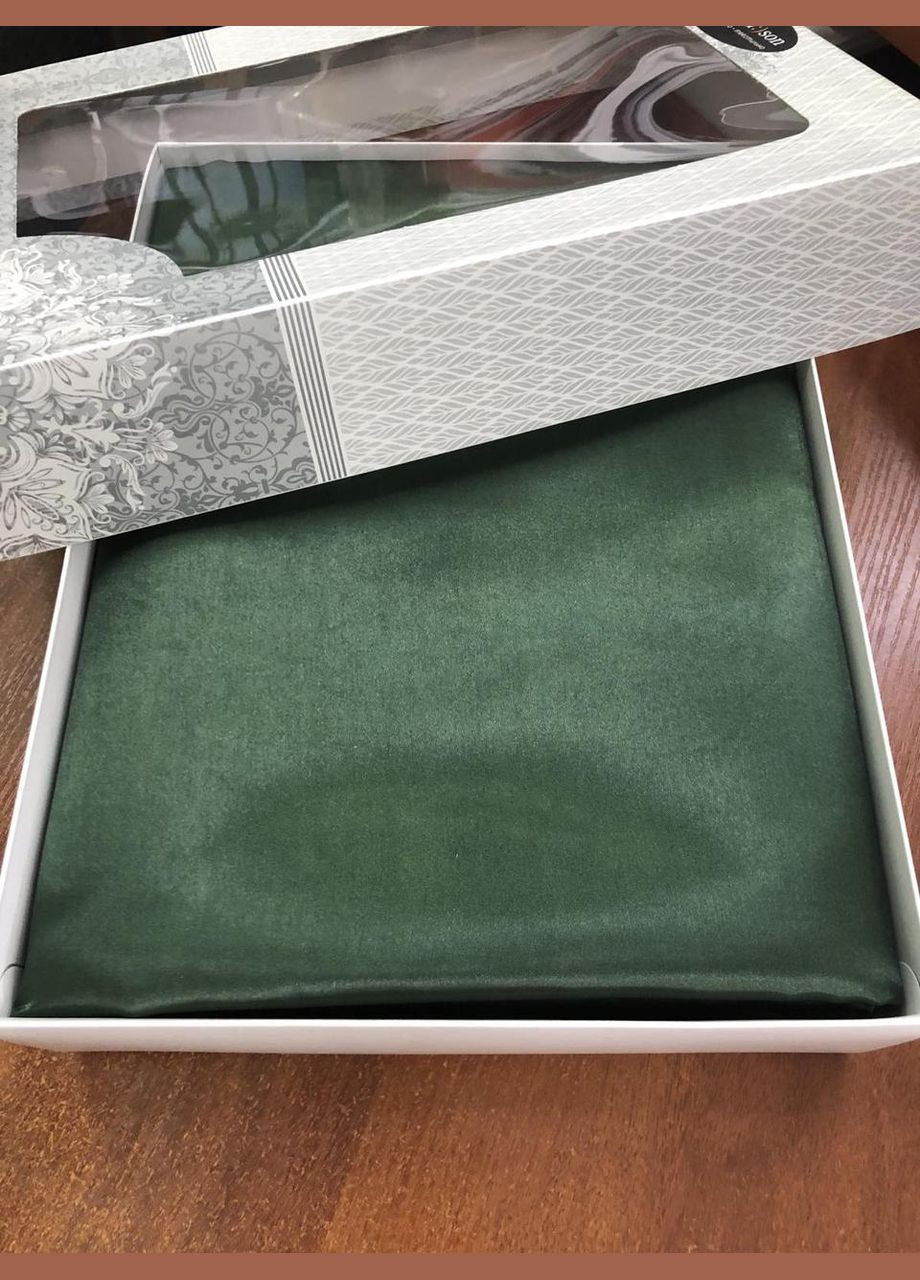 Атласна постільна білизна Євро Смарагдовий 200 x 220 з простирадлом на гумці (141404-02) No Brand (306633993)