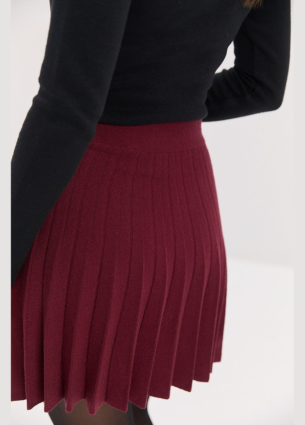 Коротка спідниця в складки темно-синя Arjen (314901610)