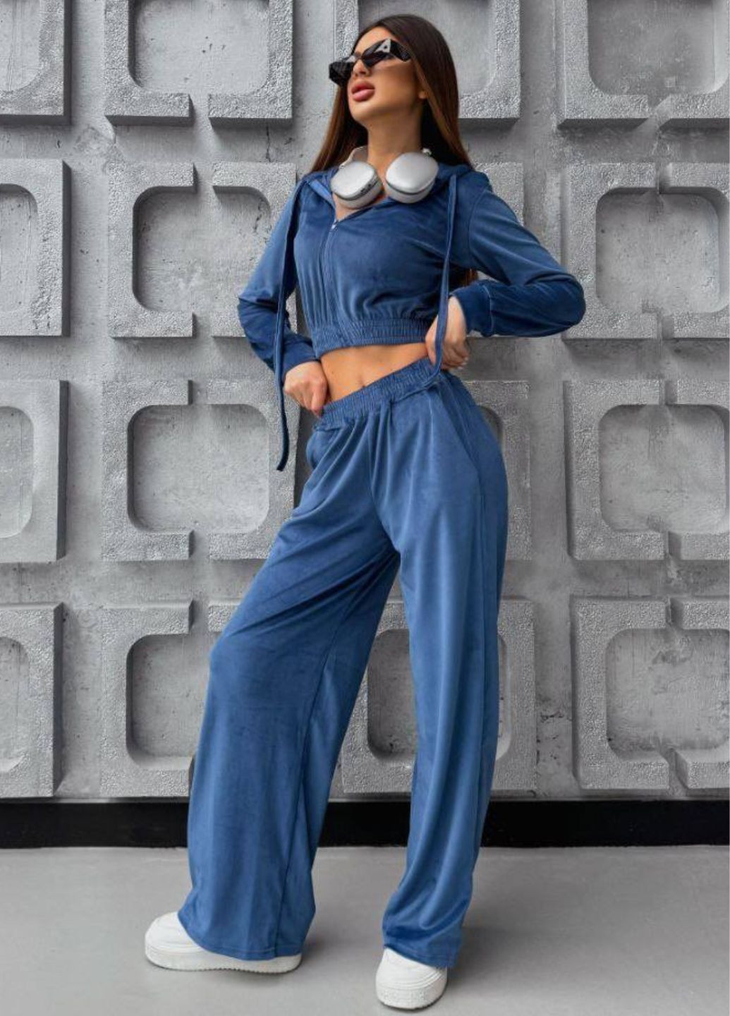 Базовий повсякденний велюровий костюм двійка: вкорочнеий худі на блискавці + штани високої посадки Allthings (326673054)