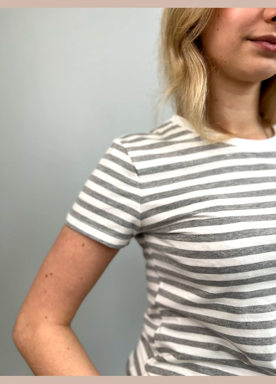 Сіра всесезон повсякденна жіноча футболка на літо р. м сіро-білий з принтом No Brand