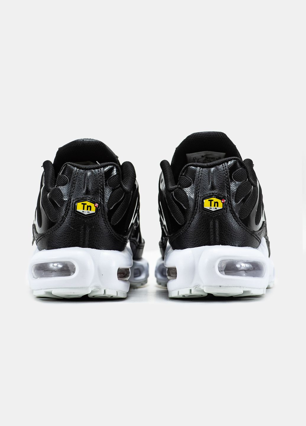 Черные демисезонные кроссовки мужские и женские nike air max tn plus black | найк аир макс тн плюс черные No Brand