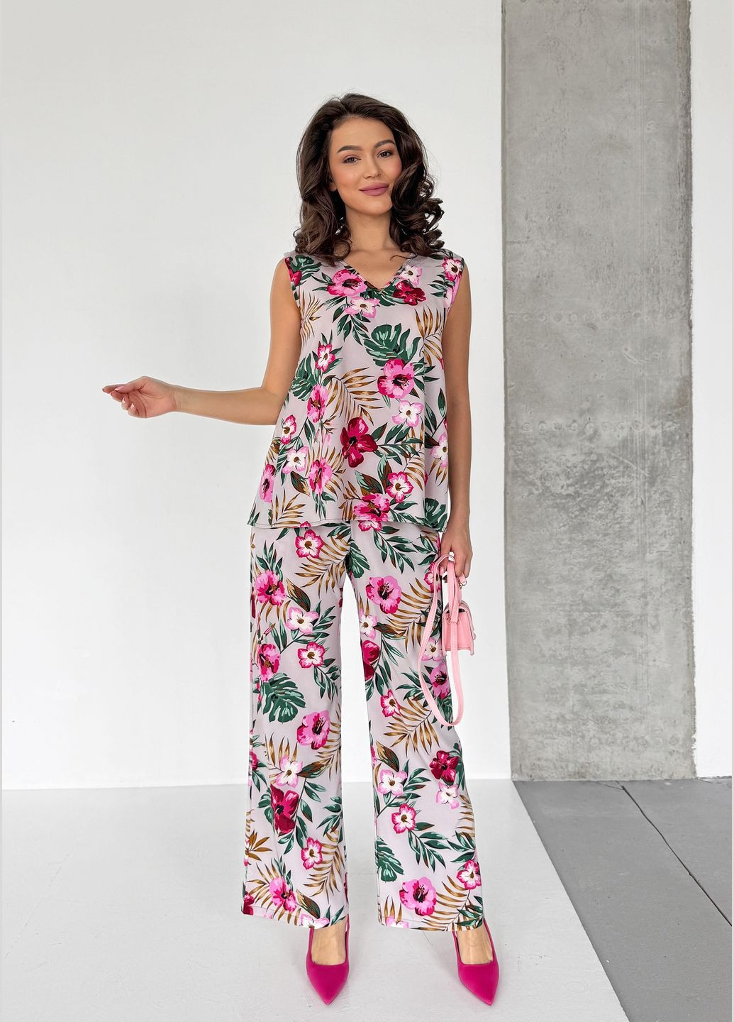 Універсальний однотонний жіночий брючний костюм вільного крою INNOE Костюм (326738537)