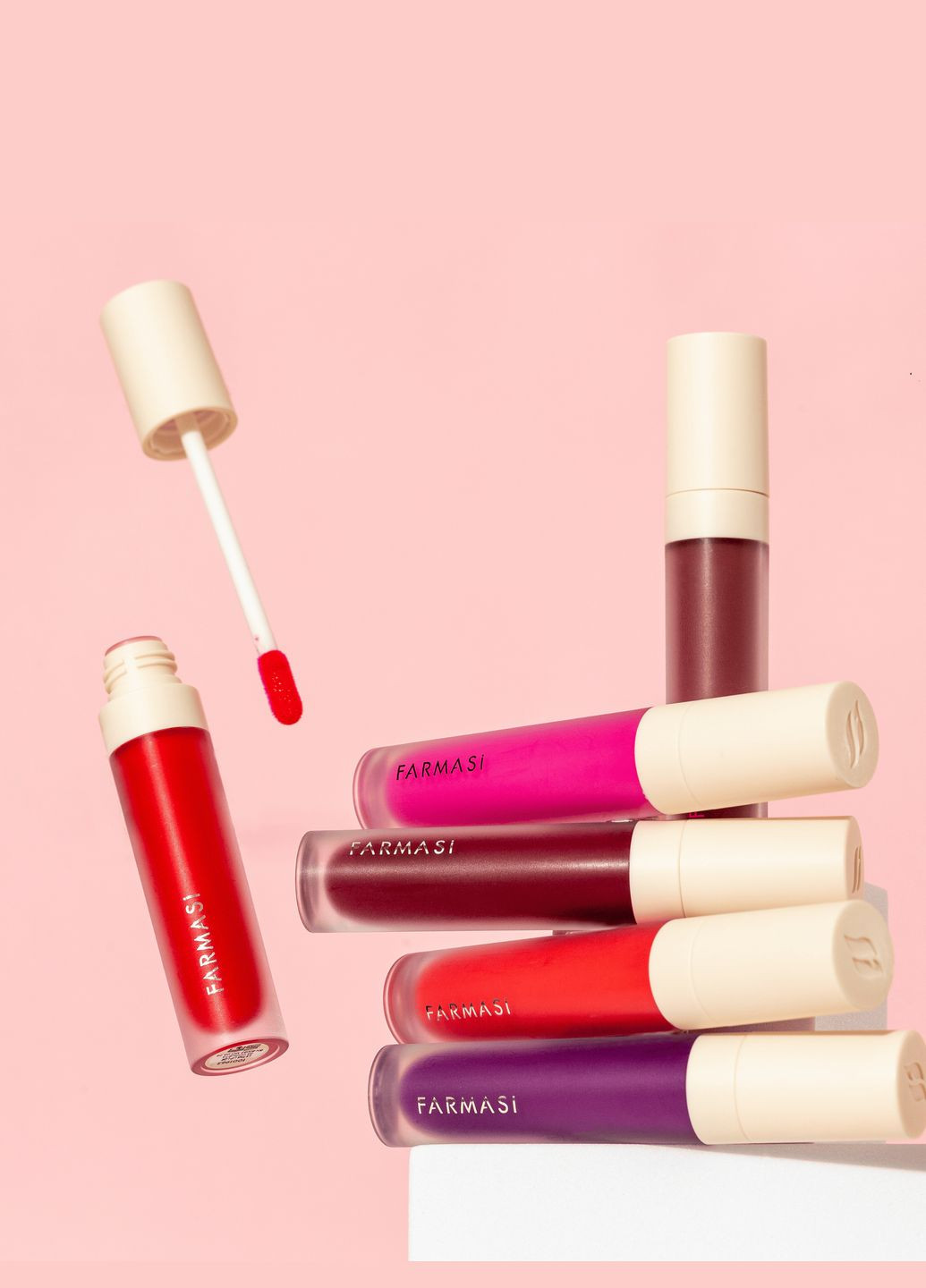 Блиск-лак для губ Latina 04 Decidida 5,5 мл Farmasi (296470029)