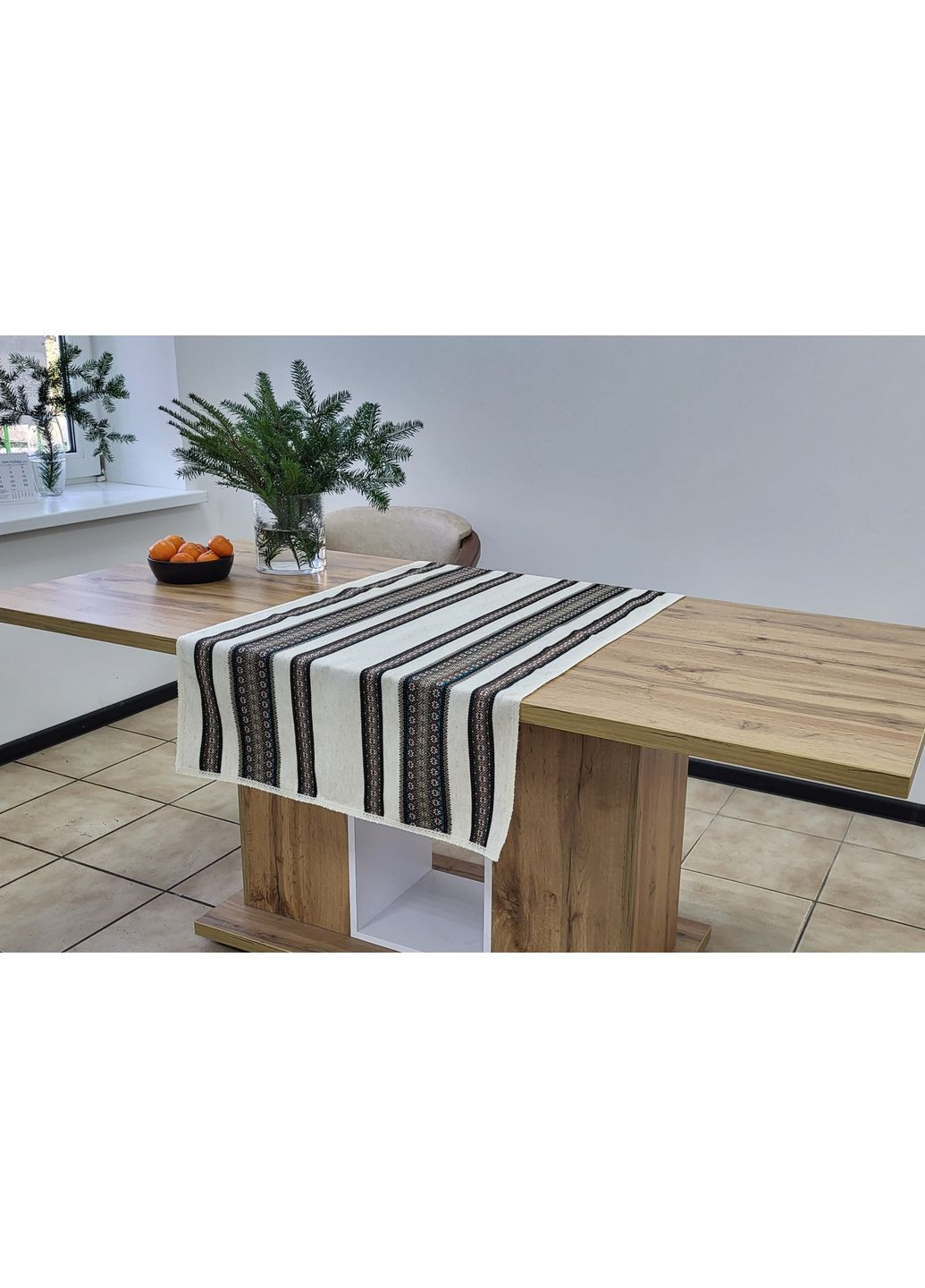 Тканая льняная скатерть-ранер с кружевом "Морозная освежная" 650*1450 No Brand (369160868)