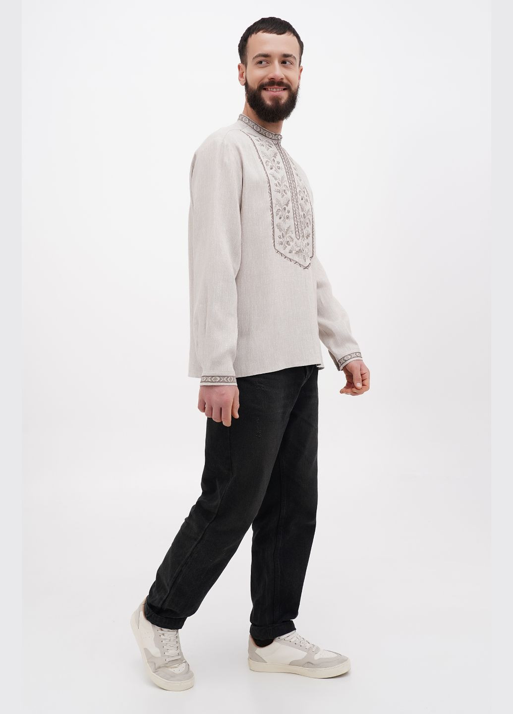Серая льняная мужская вышиванка с дубовыми листьями и воротником-стойкой славко. песочный, р.60, код 9424/60/883 ГАЛЕРЕЯ ЛЬОНУ лен (333164727)
