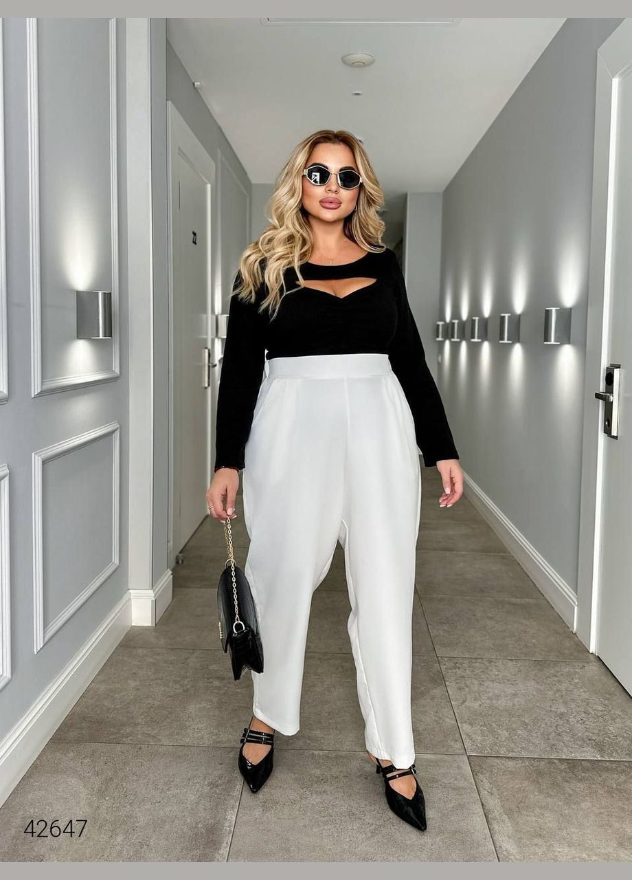 Чорний демісезонний жіночий джемпер з вирізом Liton